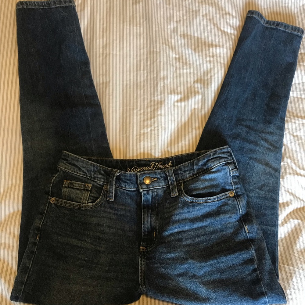 Universal Thread high waisted ‘Mom jeans’ 27/4